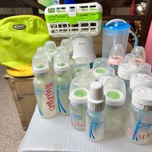 Dr. Brown's 22-piece Baby Bottle Bundle with Warmer